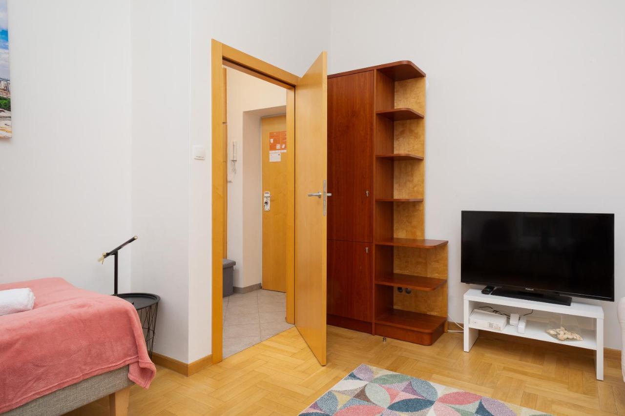 Warecka By Renters * Warszawa
