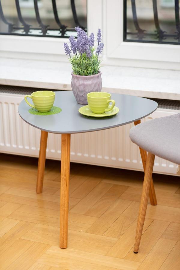 Warecka By Renters Apartament *
